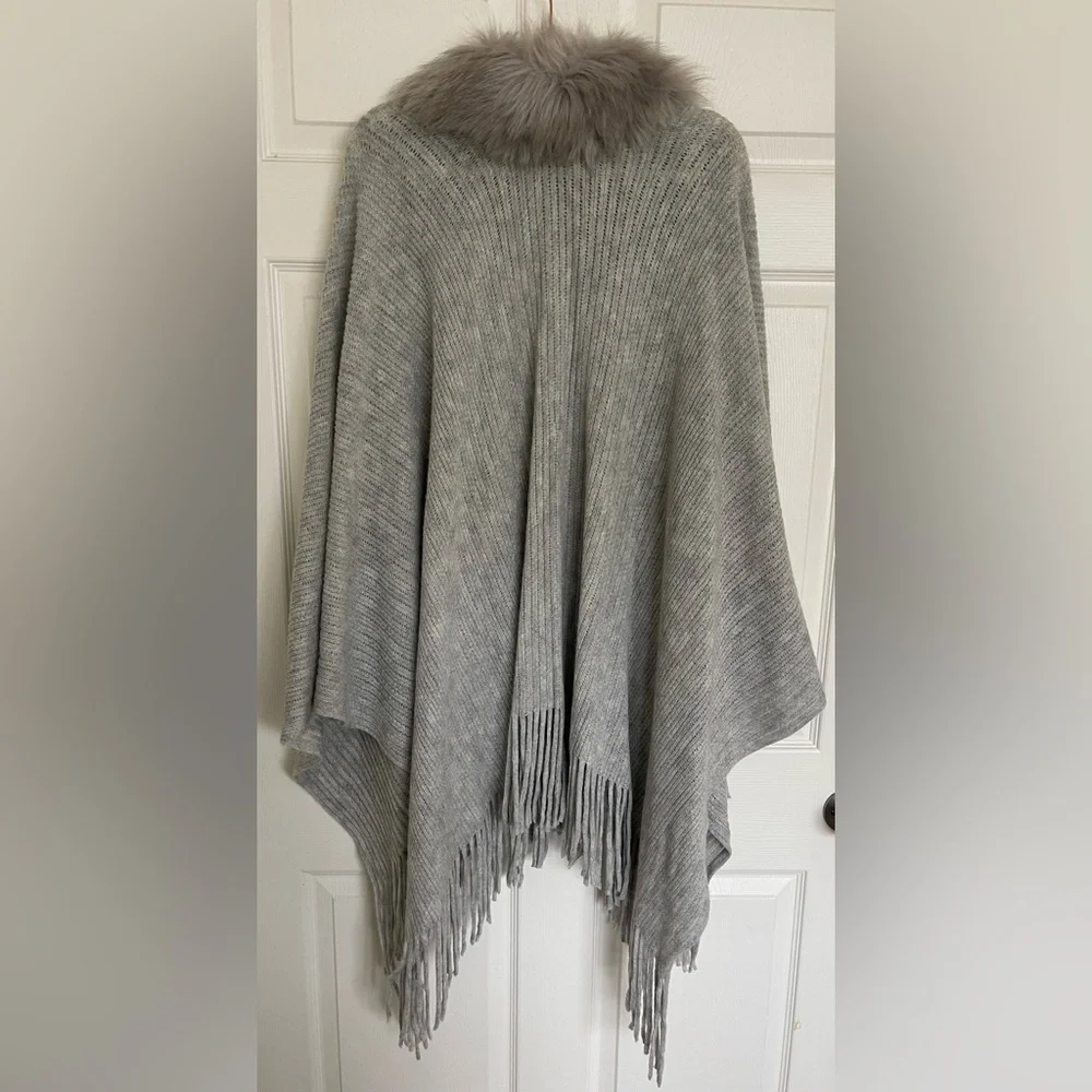 Mixit Soft Light Gray Open Knit Poncho with Faux Fur Trim - Picture 6 of 6